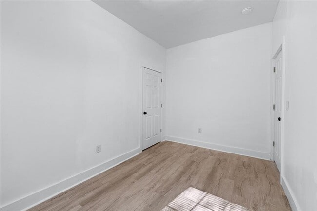 Building Photo - 1035 Astor Ave SW