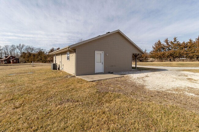 Building Photo - 1542 Florence Dr