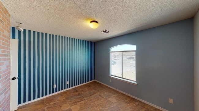 Building Photo - 14336 Desert Sage Dr