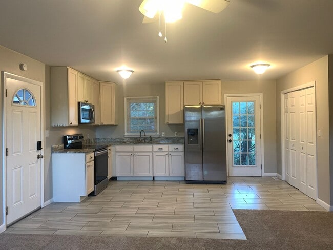 Building Photo - Pretty Renovated Rent Ready Ranch Near I-40, US 70 Hwy, Available Now!