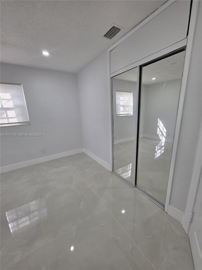 Building Photo - 2141 N 57th Terrace