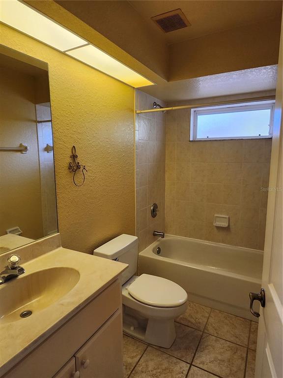 Building Photo - 391 Azui St