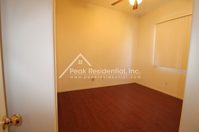Building Photo - Nice Elk Grove 3bd/2ba Home with 2 Car Garage