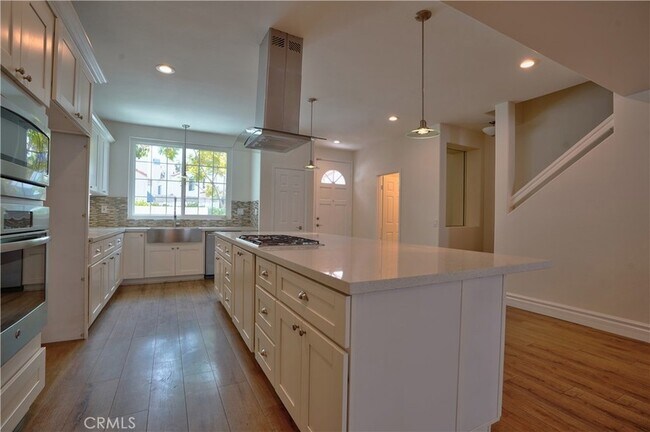 Building Photo - 7401 Seabluff Dr