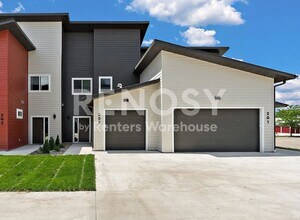 Building Photo - Available Now! - 3609 9th St NW Unit I, Rochester MN 55901