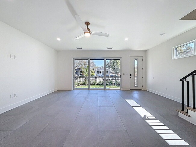 Building Photo - 334 14th St N