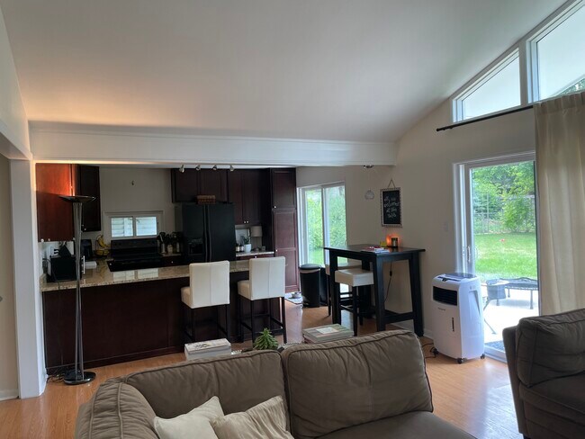 Building Photo - 4706 E Dartmouth Ave