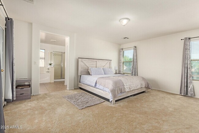 Building Photo - 11849 N 147th Dr