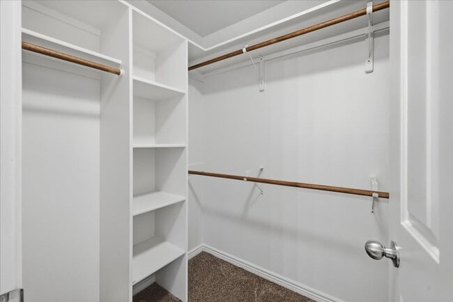Building Photo - 3053 E Calabria Dr