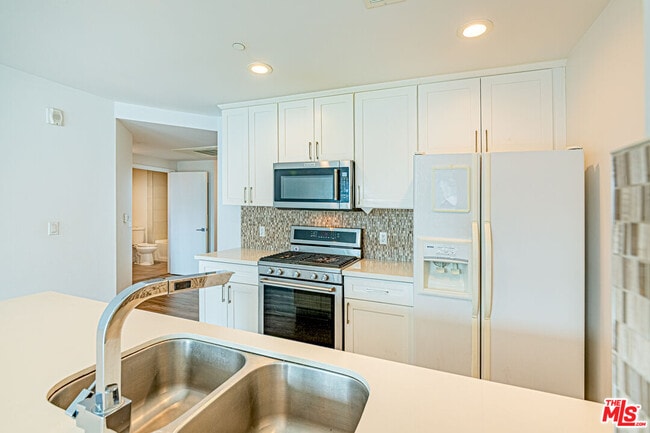 Building Photo - 1101 S Harvard Blvd