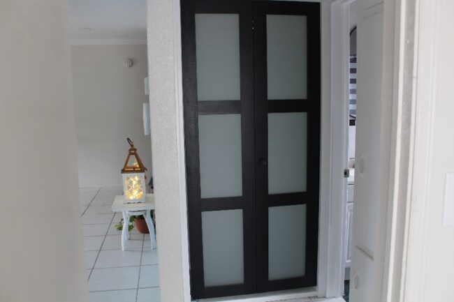 Building Photo - 6100-6104 4th Ave S