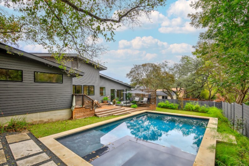 Building Photo - 7005 Danwood Dr