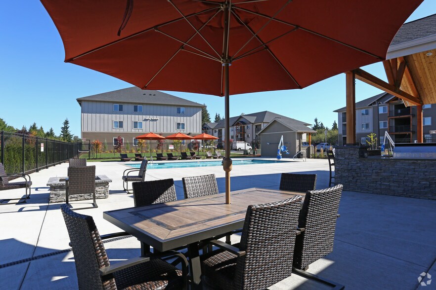 Pool Deck - Pioneer Vista