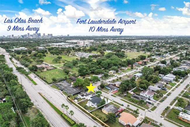 Building Photo - 2911 NW 5th Ct