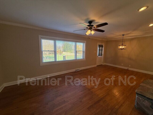 Building Photo - 292 Feezor Rd