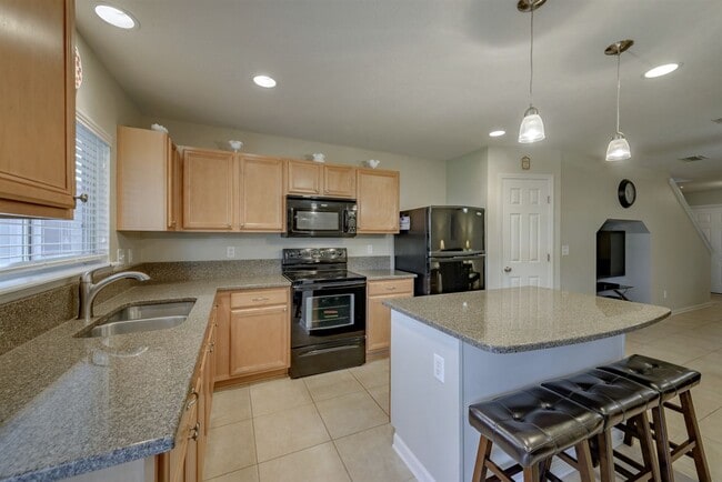 Building Photo - 159 Crete Ct