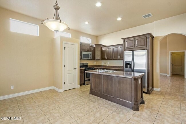 Building Photo - 11605 St Thomas Way