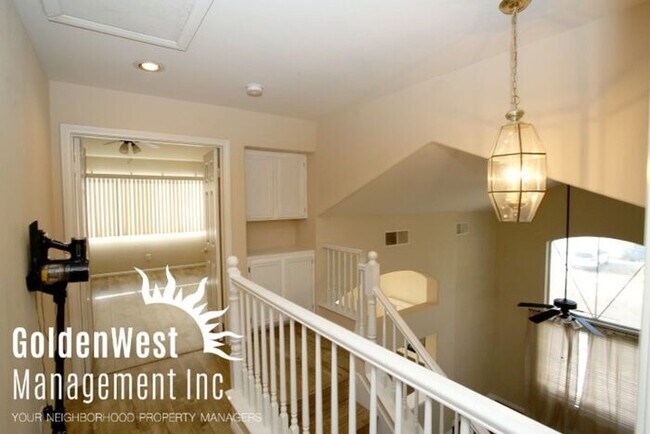 Building Photo - Elegant Cozy 3Bdm 2.5Ba Home in Las Vegas!