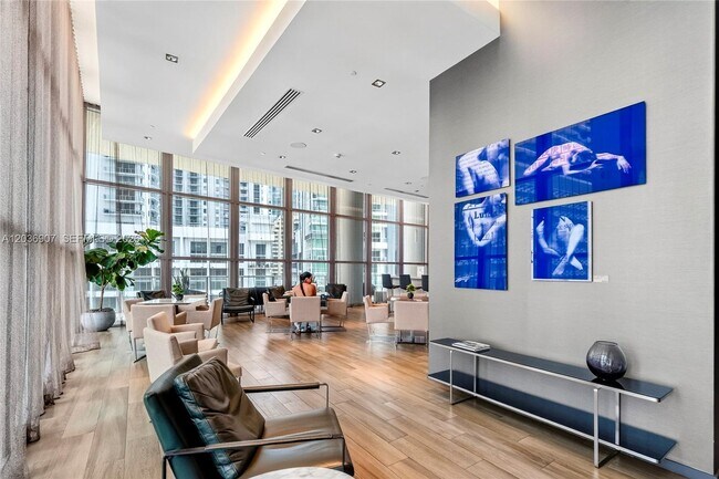 Building Photo - 1100 S Miami Ave