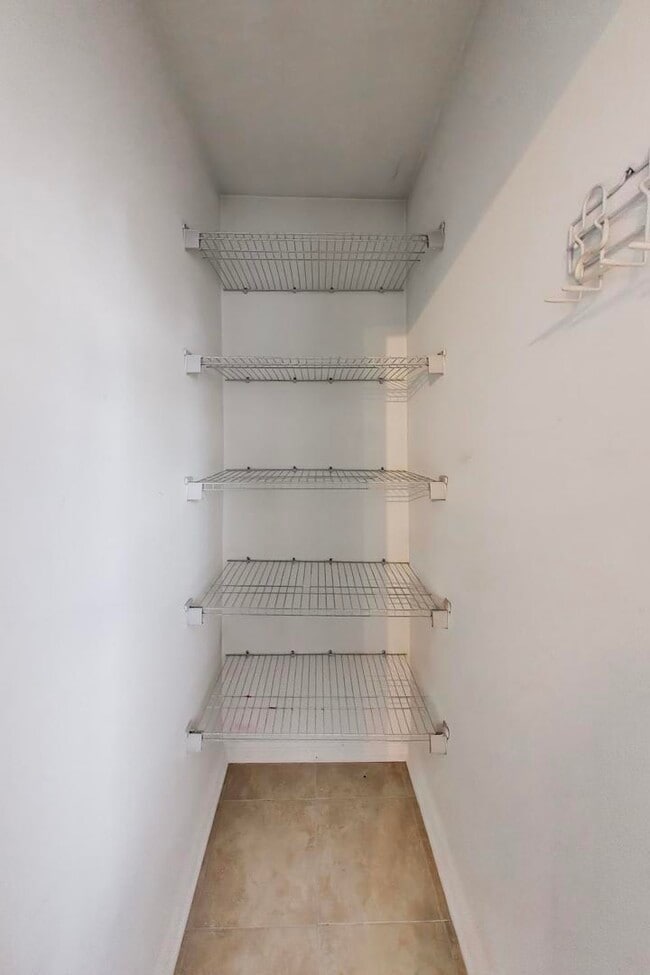Building Photo - 7922 W Elmgrove Dr