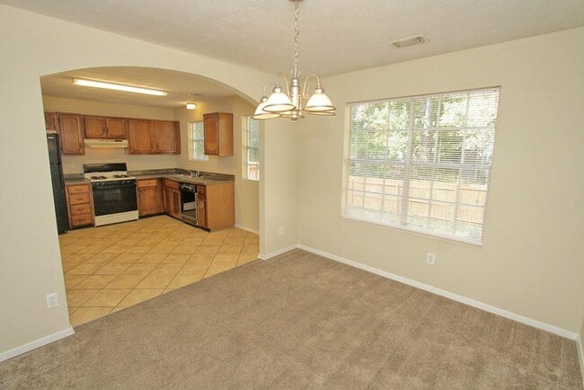 Building Photo - 210 Arborfield Way