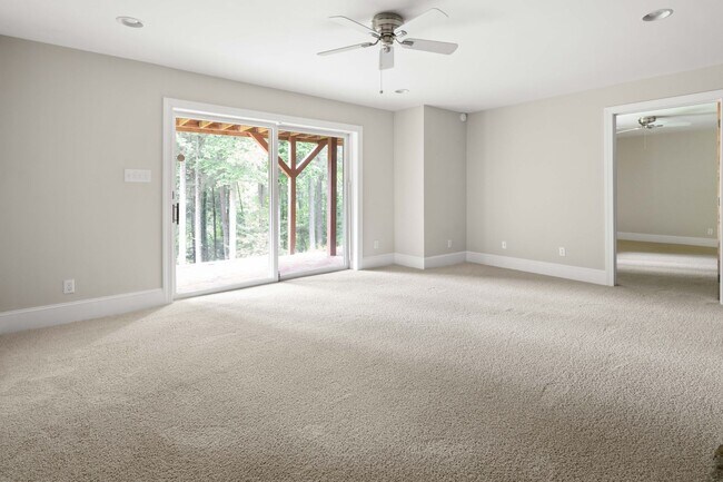 Building Photo - Spacious and Private Home in Biltmore Forest