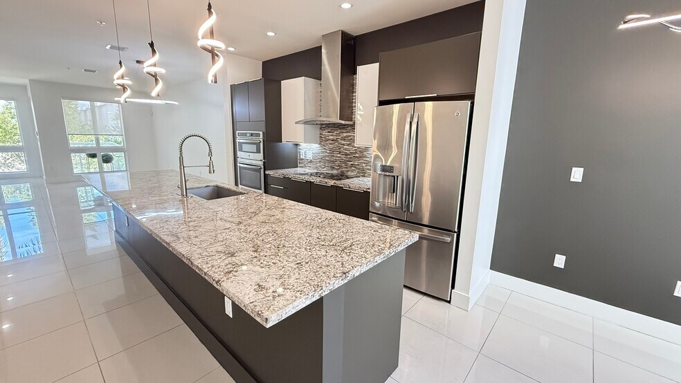 Kitchen - 10260 NW 63rd Ter