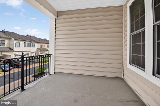 Building Photo - 24949 Earlsford Dr