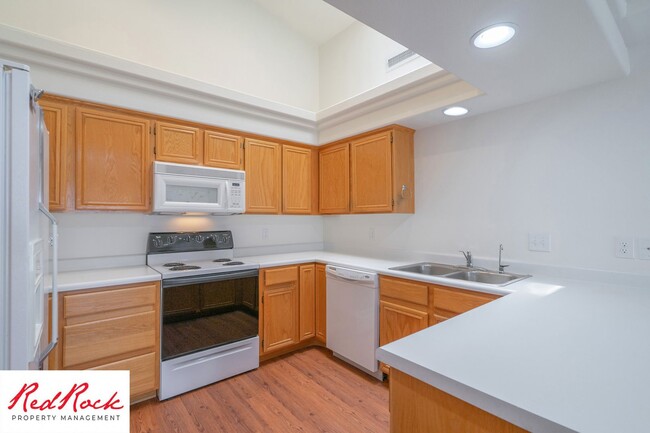 Building Photo - Remodeled 3 Bedroom Townhome with Great Vi...