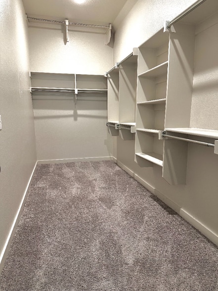 Building Photo - 691 Vista Oaks Rd