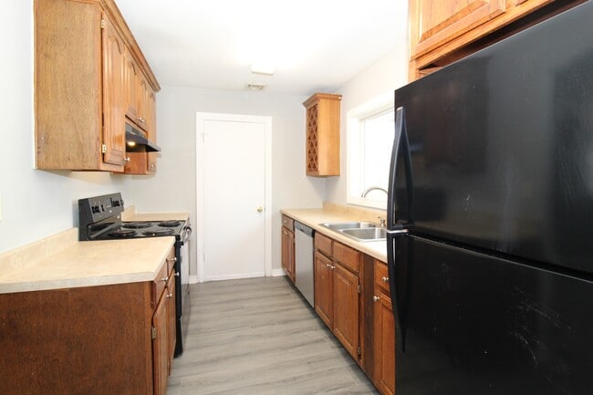 Building Photo - 2418 W Wedington Dr