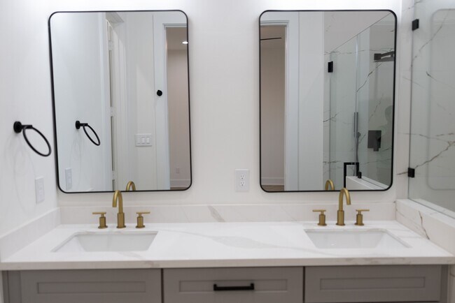 Building Photo - 3907 Maggie St