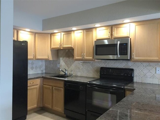 Primary Photo - 1100 Crystal Lake Dr