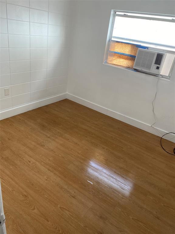 Building Photo - 1341 W Point Dr