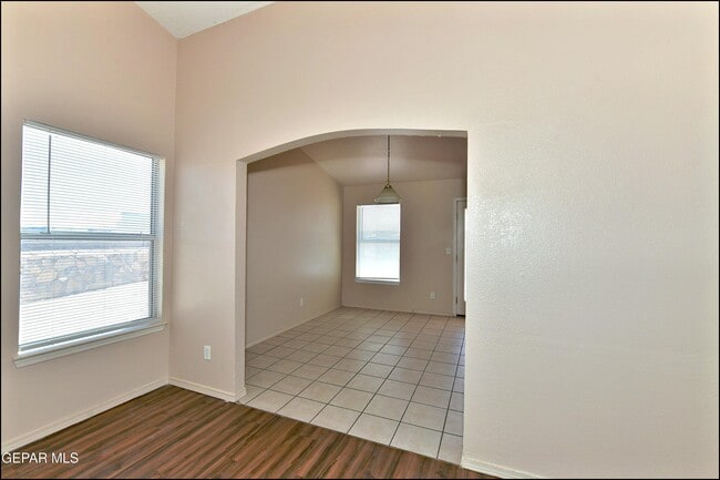 Building Photo - 4100 Tierra Venado Dr
