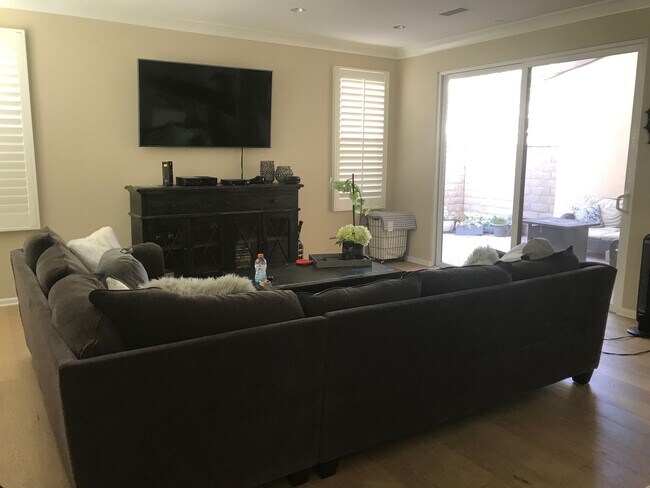 Building Photo - 2bd/2.5ba two car garage end unit condo in Orchard Hill Irvine for rent