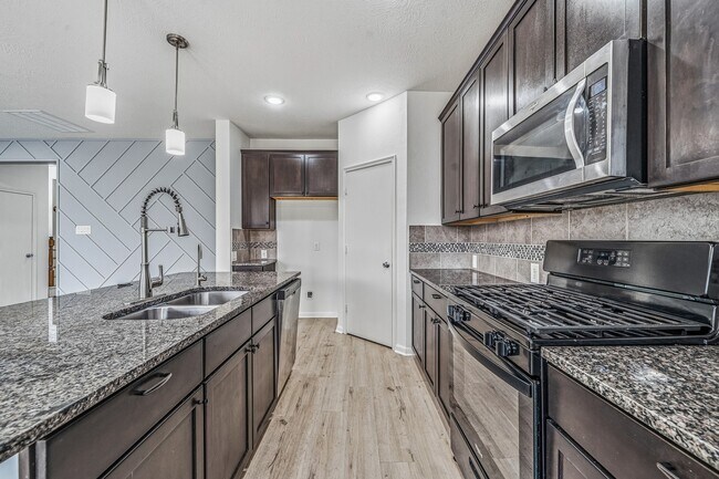 Building Photo - 4118 Lake Cypress Cir