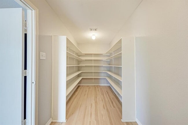 Building Photo - 1302 Casa Blanca Cove