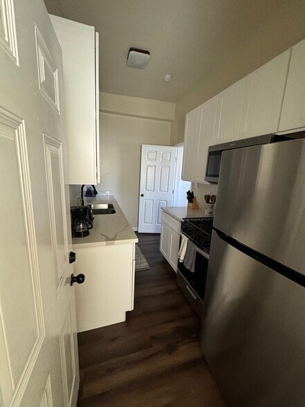 Kitchen - 2127 Avenue O