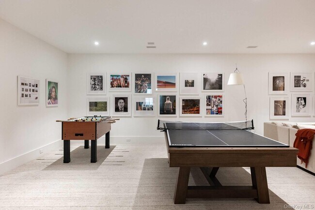 Building Photo - 571 Pauls Ln