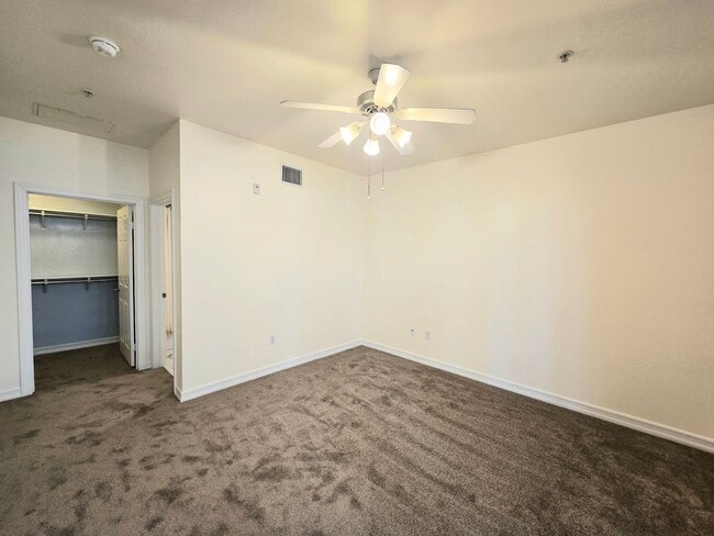 Building Photo - Beautiful 2 Bedroom 2 Bathroom Unit in Downtown San Diego!!