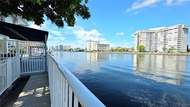 Building Photo - 1849 S Ocean Dr