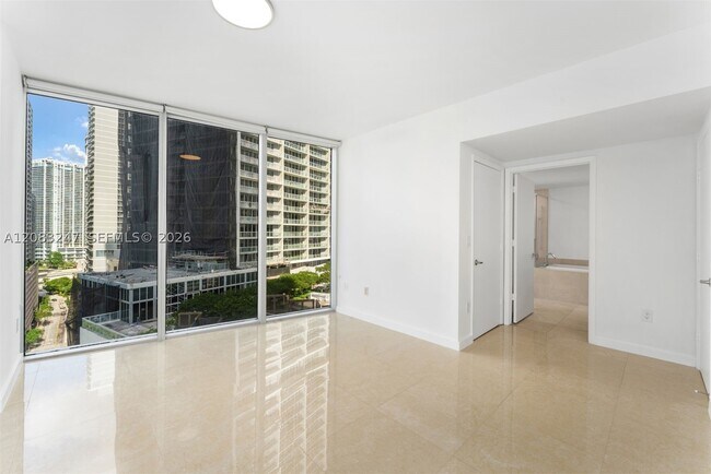 Building Photo - 495 Brickell Ave