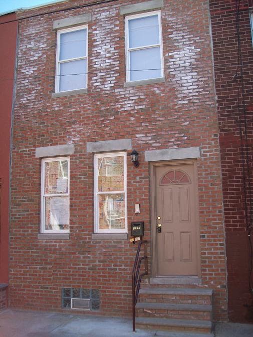Building Photo - Two Bed Point Breeze Townhouse