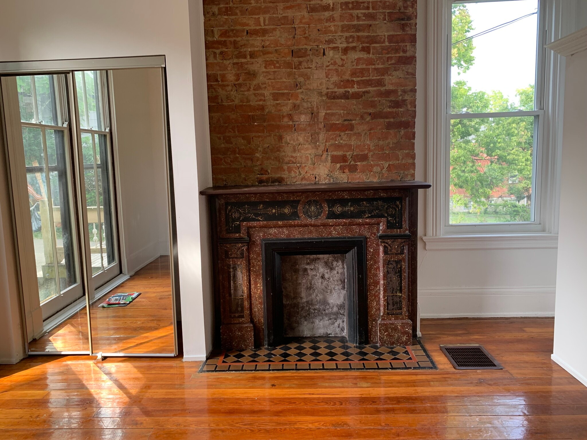 Building Photo - 3042 Gilbert Ave