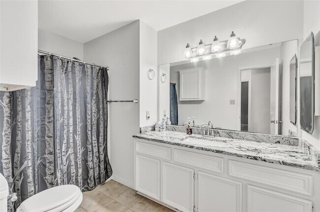 Building Photo - 70 Fern View Ct