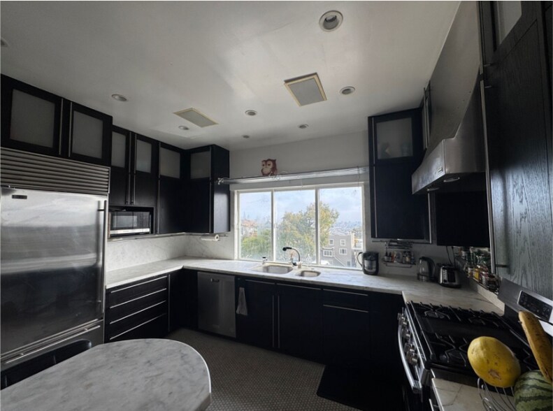 Building Photo - 28 Twin Peaks Blvd