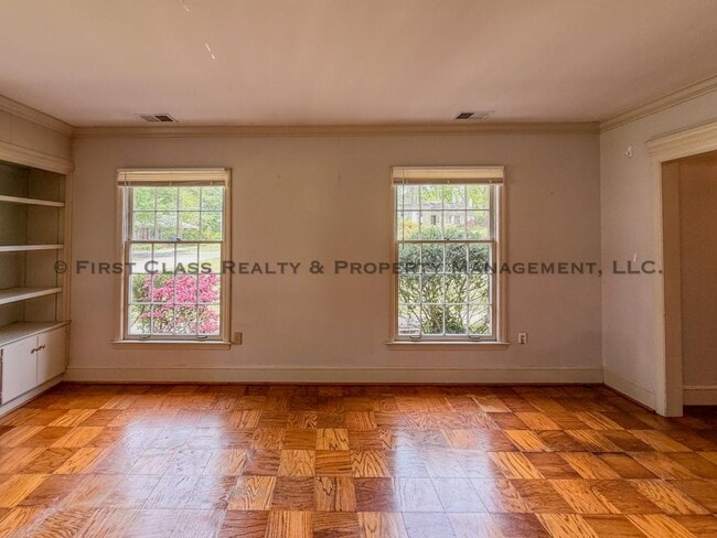 Building Photo - 500 Ashworth Rd