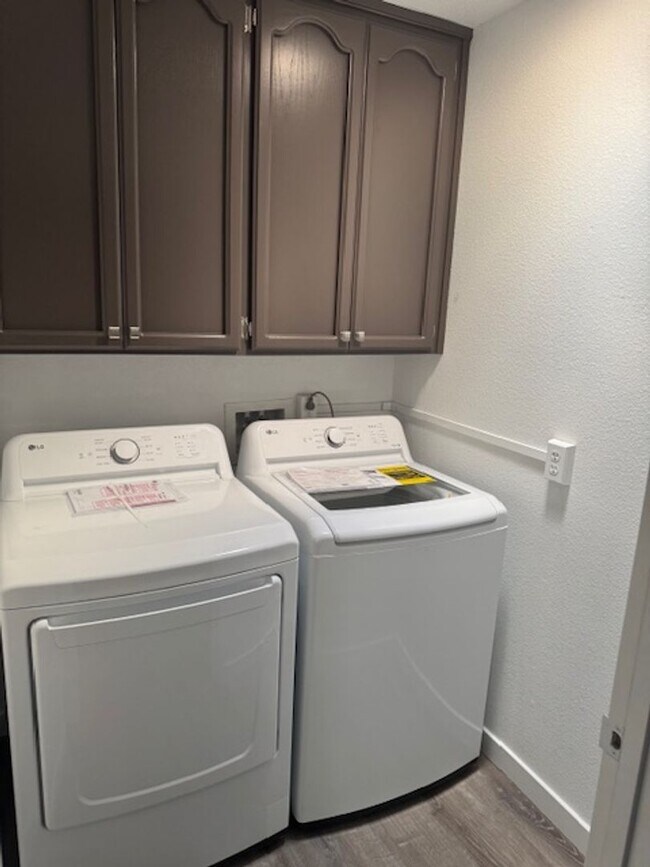 Building Photo - Home for Rent in South Sacramento