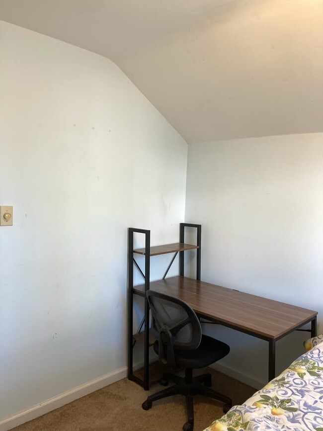 500/mo room - 2219 12th St